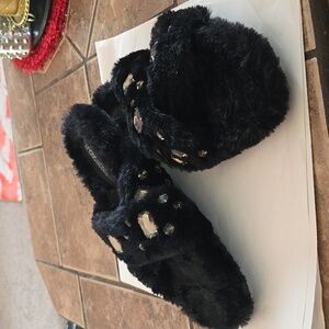 Shoe Dazzle  Women's  Jewel Black Slippers   🖤    SIZE 10